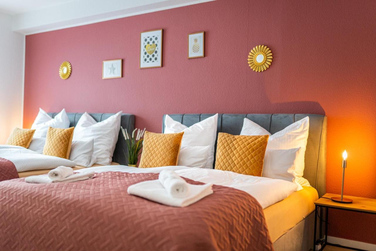 Golden Design Apartment Familie Business 6 Pers Buero Fitnessecke Naehe Messe Dus 1000 Mbit Дуйсбург Екстериор снимка