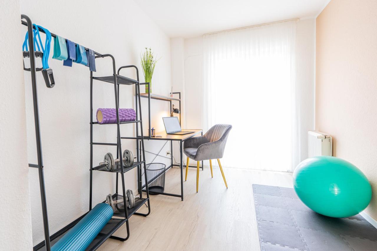 Golden Design Apartment Familie Business 6 Pers Buero Fitnessecke Naehe Messe Dus 1000 Mbit Дуйсбург Екстериор снимка