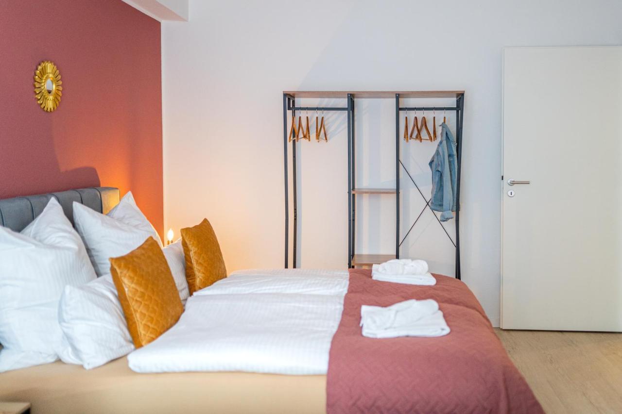 Golden Design Apartment Familie Business 6 Pers Buero Fitnessecke Naehe Messe Dus 1000 Mbit Дуйсбург Екстериор снимка