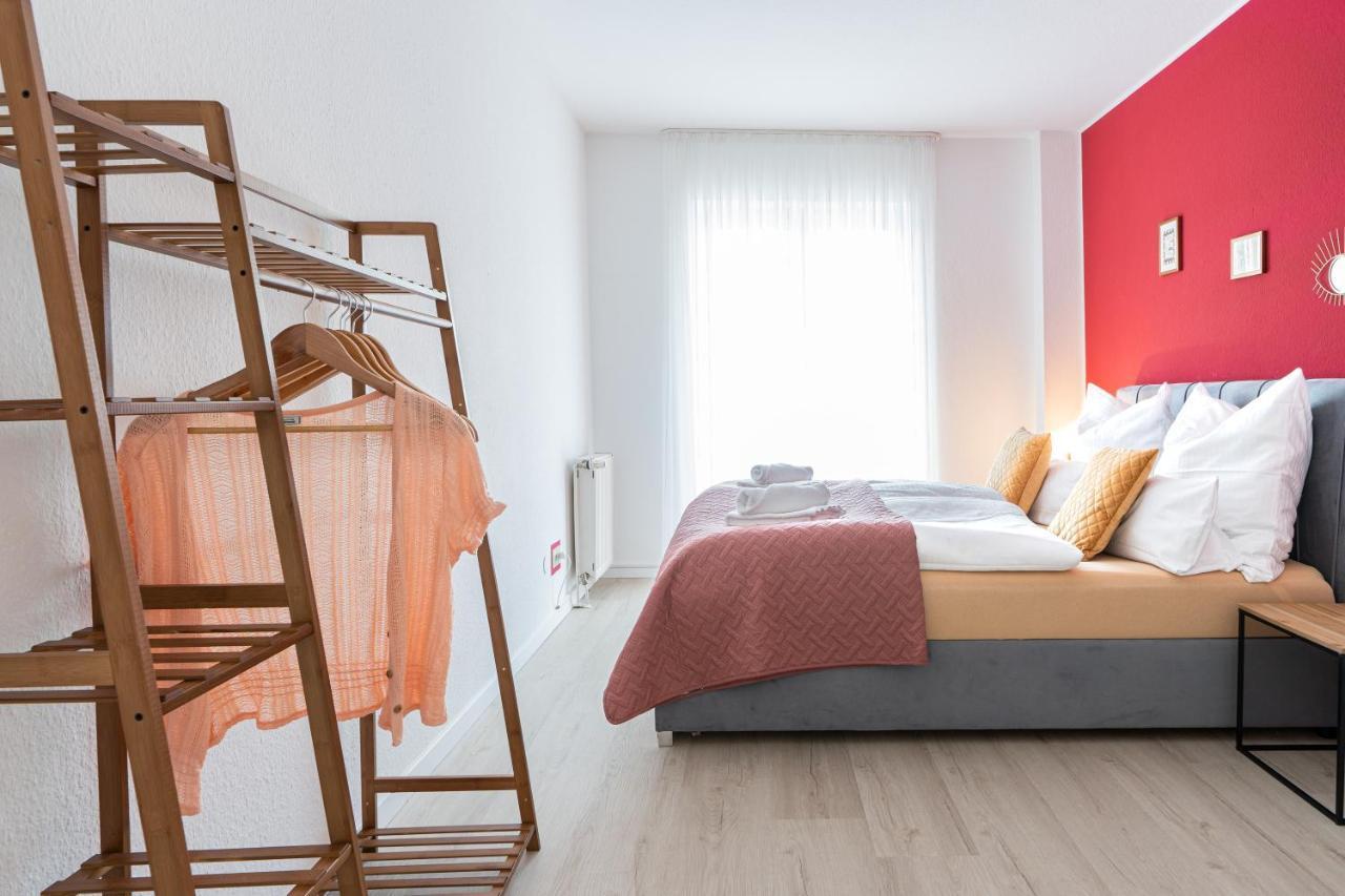 Golden Design Apartment Familie Business 6 Pers Buero Fitnessecke Naehe Messe Dus 1000 Mbit Дуйсбург Екстериор снимка