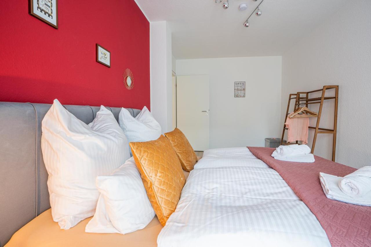 Golden Design Apartment Familie Business 6 Pers Buero Fitnessecke Naehe Messe Dus 1000 Mbit Дуйсбург Екстериор снимка