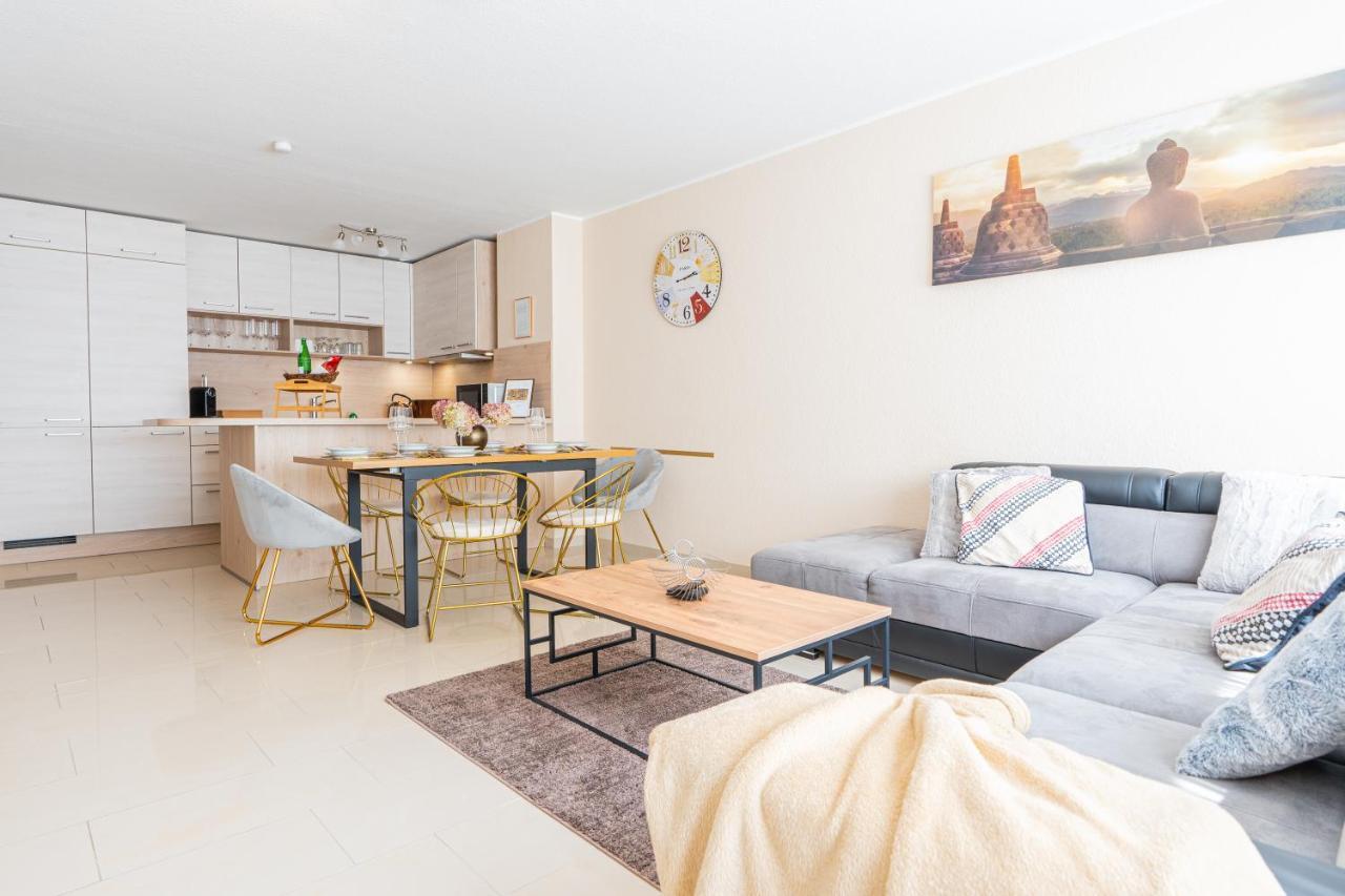 Golden Design Apartment Familie Business 6 Pers Buero Fitnessecke Naehe Messe Dus 1000 Mbit Дуйсбург Екстериор снимка
